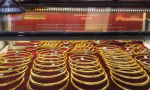 Giá vàng ở mức cao nhất trong 10 tháng qua
