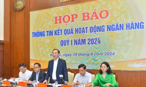 Tín dụng ‘ấm’ trở lại, lãi suất cho vay bình quân giảm 0,6% 