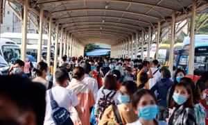 Các bến xe đông nghịt hành khách về quê nhân kỳ nghỉ lễ 30/4 - 1/5