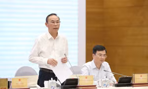 Thứ trưởng Bộ Nông nghiệp và Môi trường thông tin về tình trạng 'lũ chồng lũ'