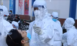 ‘Đuối’ chi phí, doanh nghiệp mong bình ổn giá test nhanh COVID-19
