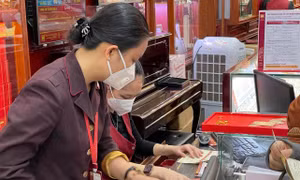 Giá vàng SJC ‘bốc hơi’, người mua lỗ 5 triệu đồng/lượng chỉ sau vài ngày