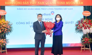 Vietinbank tổ chức Hội nghị công bố các Quyết định, Nghị quyết về công tác cán bộ