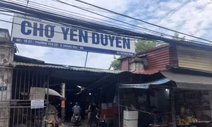 Hà Nội ngày thứ 3 giãn cách: Chợ dân sinh thực phẩm dồi dào, giá cơ bản ổn định