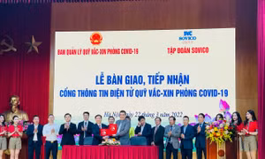  Bàn giao Cổng thông tin điện tử ủng hộ online cho Ban quản lý Quỹ vaccine