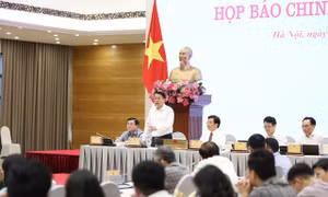 Trường Đại học Kinh doanh và Công nghệ dùng chữ ký khô trên chứng từ có đúng quy định?