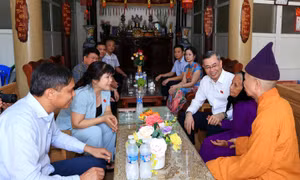 Tri ân gia đình người có công nhân kỷ niệm 79 năm Ngày Thương binh - Liệt sĩ