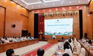 Dồn lực đầu tư công, tiêu dùng, xuất khẩu và các động lực tăng trưởng mới 