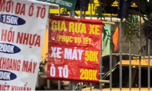 Giá rửa xe máy tăng gấp 2,5 lần, ô tô có nơi ‘hét’ giá 300.000 đồng