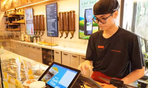 Gần 90 triệu tài khoản dùng Mobile Banking quét mã VietQR để chuyển tiền 