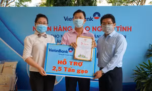“Ngân hàng gạo nghĩa tình” của VietinBank đến với người nghèo TP.Hồ Chí Minh