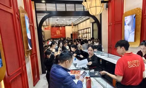 Giá vàng chiều 27/2 không biến động nhiều, sau ngày vía Thần Tài 