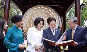 Nổi bật tuần qua: Tổng thống Hàn Quốc và Phu nhân thăm cấp Nhà nước tới Việt Nam; Bế mạc Kỳ họp thứ Nhất, Quốc hội khóa XVI