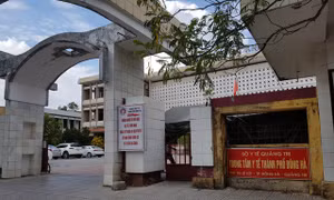 Phó Chủ tịch phường tổ chức sinh nhật, chụp ảnh với bệnh nhân COVID-19 sẽ bị phạt ra sao?