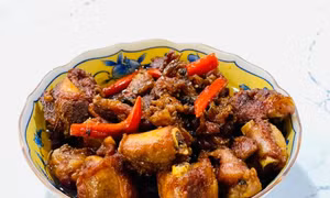 Bếp gia đình ‘đỏ lửa’ hơ ấm tình thân trong thời dịch bệnh COVID-19