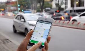 Bộ Tài chính phản hồi việc ‘taxi kêu khó vì phải lập hóa đơn điện tử từng chuyến xe’ 