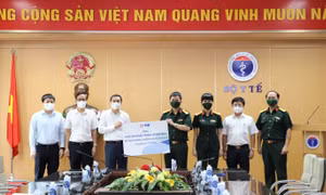 MB trao tặng Bộ Y tế 1 triệu khẩu trang N95 trị giá 40 tỷ đồng