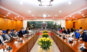  ADB tăng cường hỗ trợ khu vực tư nhân, dự án đối tác công tư tại Việt Nam 