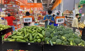 Cung ứng đủ hàng hóa thiết yếu, người dân không nên tích trữ 