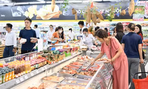 Đảm bảo hàng hóa thiết yếu cho người dân 'chống’ bão số 3 