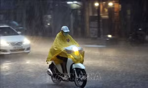 Trung Bộ có mưa lớn cục bộ, cảnh báo sạt lở và ngập úng