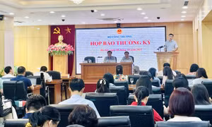 Kim ngạch xuất nhập khẩu hàng hóa năm 2025 có thể đạt mốc mới khoảng 900 tỷ USD