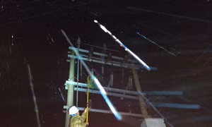 Công nhân ngành Điện căng sức suốt đêm khắc phục sự cố