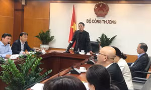 Lo ngại tháng 3 hết nguyên liệu, nhiều ngành sản xuất ‘đóng băng’