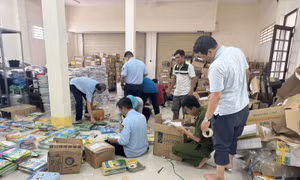 Phát hiện gần 80.000 quyển sách giáo khoa giả mạo bao bì, nhãn hàng hóa 