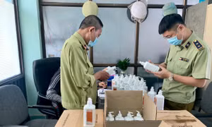 Phát hiện lô hàng nước sát khuẩn tay có dấu hiệu giả mạo sản phẩm ASIRUB