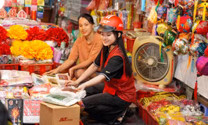 Tết nhẹ tênh nhờ thói quen gửi hàng từ sớm