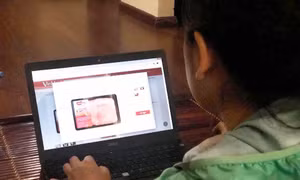 Dịch vụ ‘đi chợ thuê’ nở rộ trong mùa dịch COVID-19