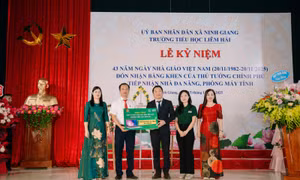 Nestlé trao tặng phòng máy tính giúp học sinh tiếp cận công nghệ