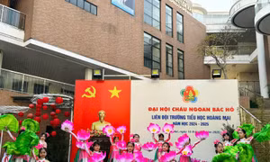 Trường Tiểu học Hoàng Mai thi đua lập nhiều thành tích chào mừng 95 năm ngày thành lập Đảng
