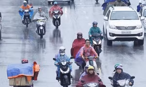 Mưa lớn ở Bắc Bộ từ đêm nay, Trung Bộ vẫn nắng nóng gay gắt