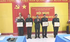 Giữ vững phòng tuyến biên giới