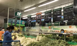 Siêu thị dự trữ hàng tăng khoảng 3-5 lần, không có hiện tượng người dân đổ xô đi mua tích trữ