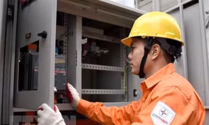 Vì sao hóa đơn tiền điện tăng cao?