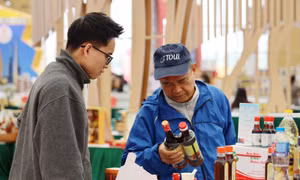 Nhiều doanh nghiệp bán hàng Tết đạt doanh số cao tại Hội chợ Mùa Xuân 2026 