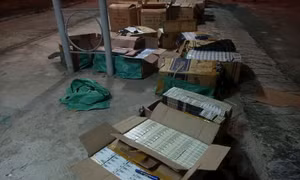 Phát hiện, tạm giữ hơn 9.000 bao thuốc lá nhập lậu vận chuyển trong xe tải từ Nam ra Bắc tiêu thụ