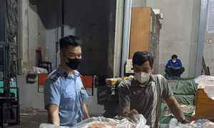 Phát hiện kho đông lạnh chứa hơn 7 tấn trứng non, tràng gà, nầm lợn không rõ nguồn gốc