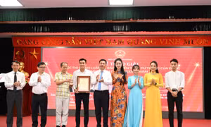 Trao giải Cuộc thi viết về Bảo vệ nền tảng tư tưởng của Đảng trong ngành Công Thương