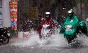 Nhiều vùng mưa lớn, cảnh báo rủi ro thiên tai do lốc, sét và mưa đá