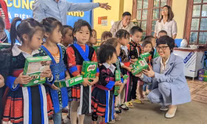 Đem yêu thương đến cho học sinh trường mầm nong Mù Sang