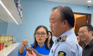 Mở phòng trưng bày giúp người dùng nhận biết hàng thật, tránh hàng giả 