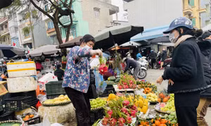 Thực phẩm dồi dào, giá cả ổn định ngày Rằm tháng Giêng