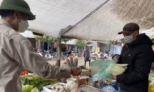 Người tiêu dùng xoay xở tính toán chi tiêu khi hàng thiết yếu tăng giá