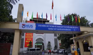 Trường THPT chuyên hoàn lệ phí cho thí sinh vì lịch thi trùng nhau