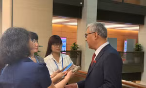 Mục tiêu tăng trưởng kinh tế hai con số là thách thức lớn 