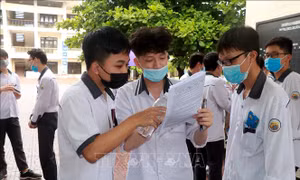 Hà Nội: Trả giấy chứng nhận tốt nghiệp THPT cho học sinh qua đường bưu điện